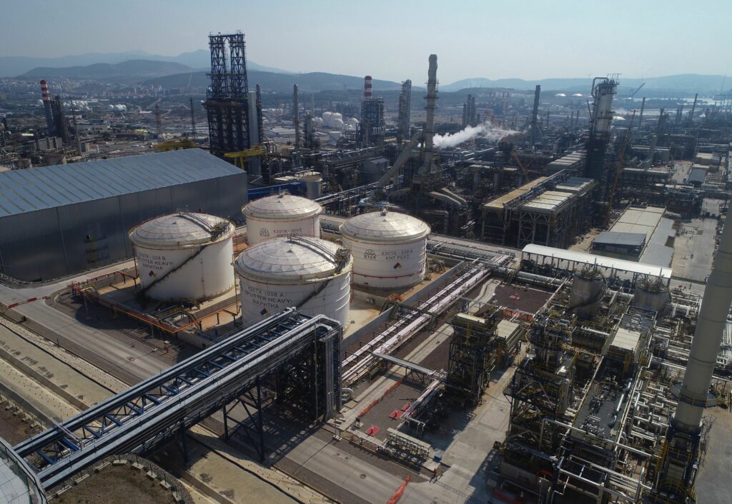 Escaladarea conflictului dintre SUA și Iran &icirc;mpinge petrolul spre 91 de dolari. Noi presiuni asupra prețului carburanților