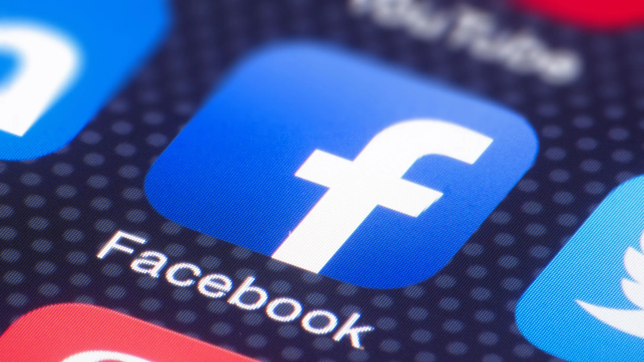 Facebook și Instagram, obligate să facă schimbări importante. Meta riscă o amendă uriașă