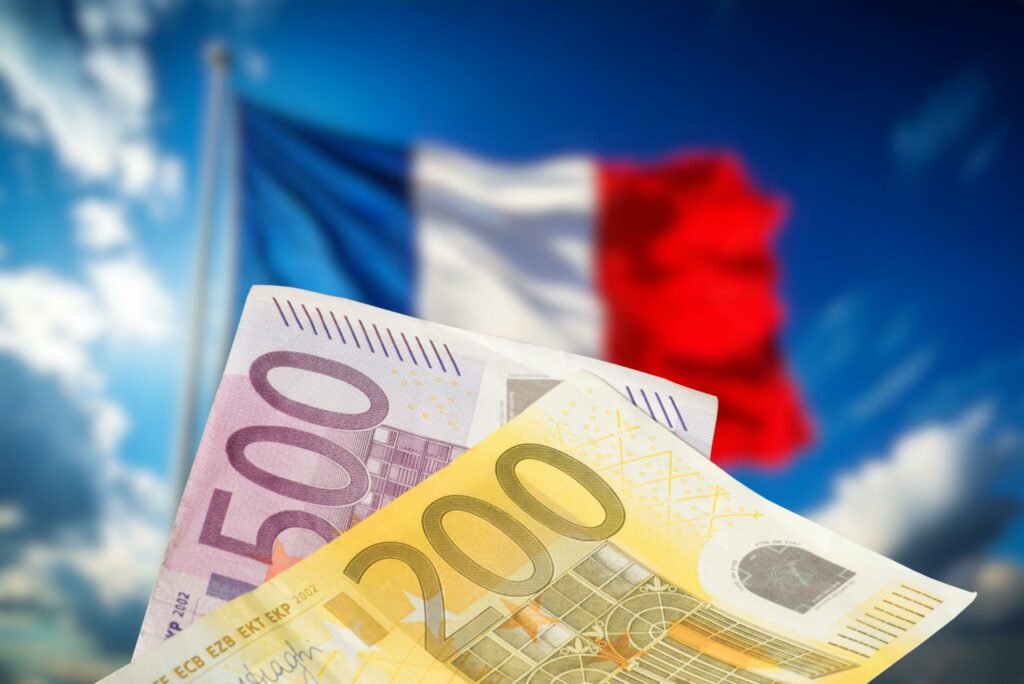 FMI avertizează Franța: Datoria publică &icirc;mpinge țara &icirc;n zona de risc. Ar putea urca la aproape 122% din PIB