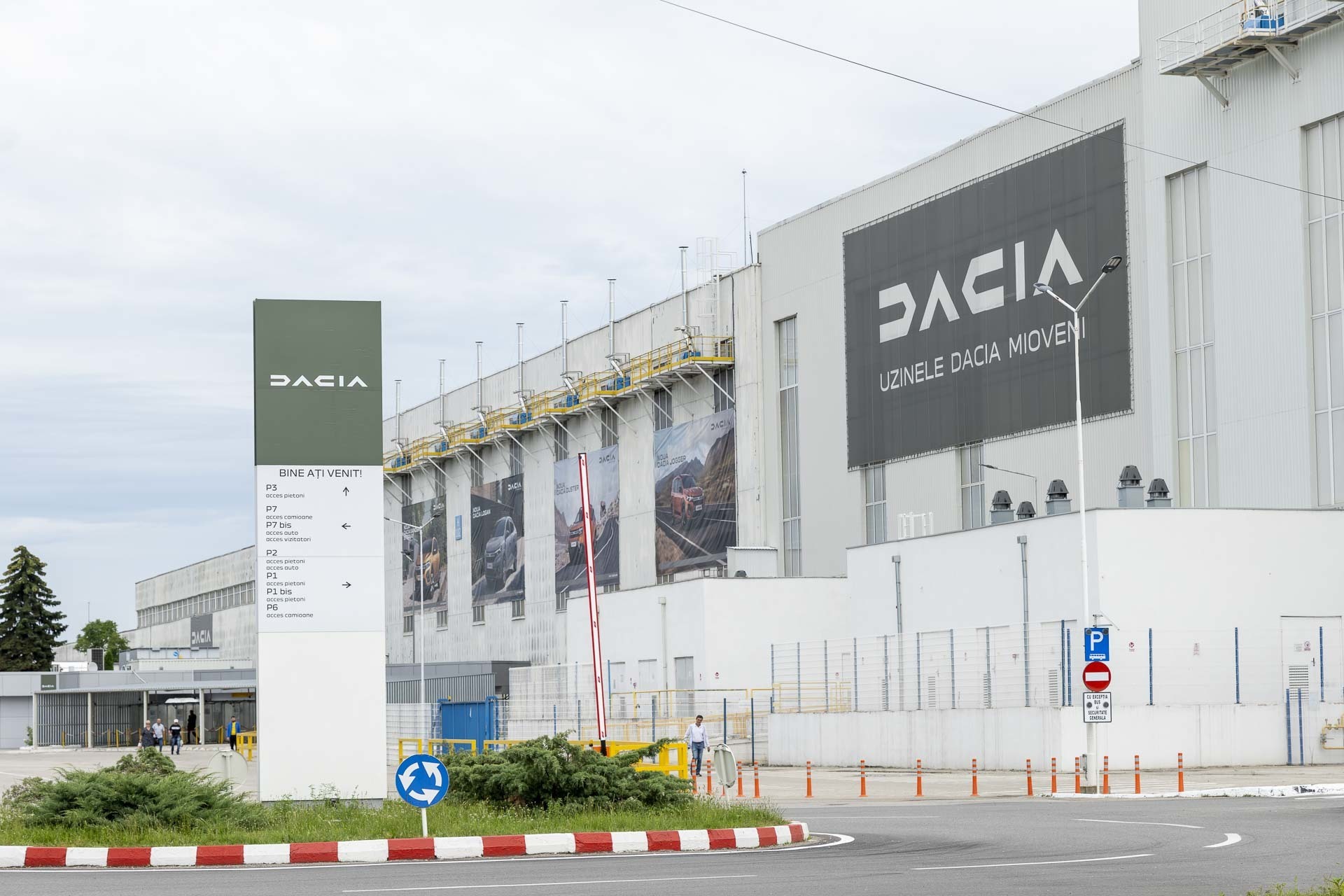 FOTO Mesaj de sprijin de la v&acirc;rful Dacia. Frank Marotte, vicepreședinte: Trebuie să protejăm amprenta de producție din Rom&acirc;nia