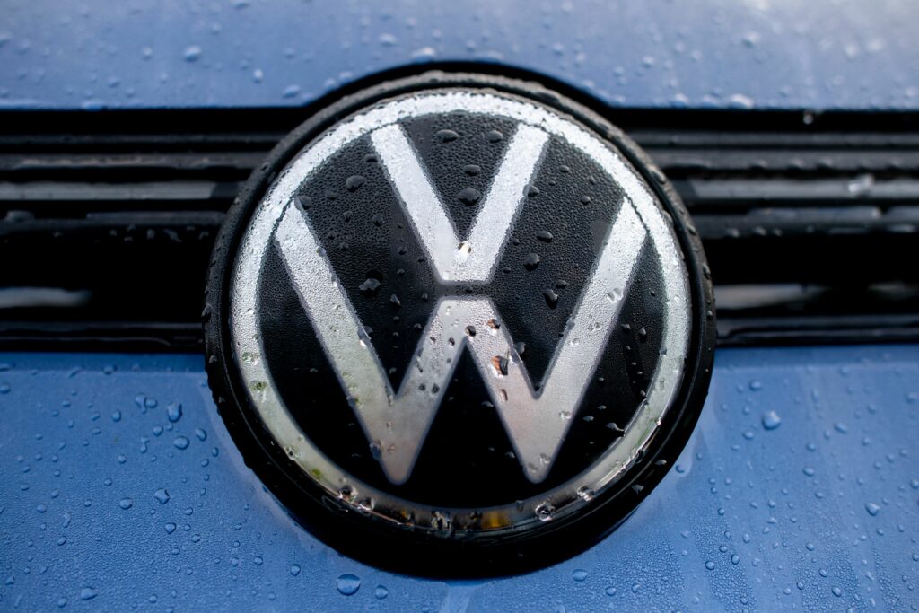 Grupul auto Volkswagen a &icirc;nregistrat o scădere a profitului net cu aproape o treime