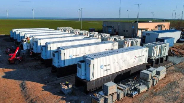 Hidroelectrica anunță trei noi proiecte de stocare a energiei electrice. Două dintre de baterii, la centralele Retezat și Ruieni
