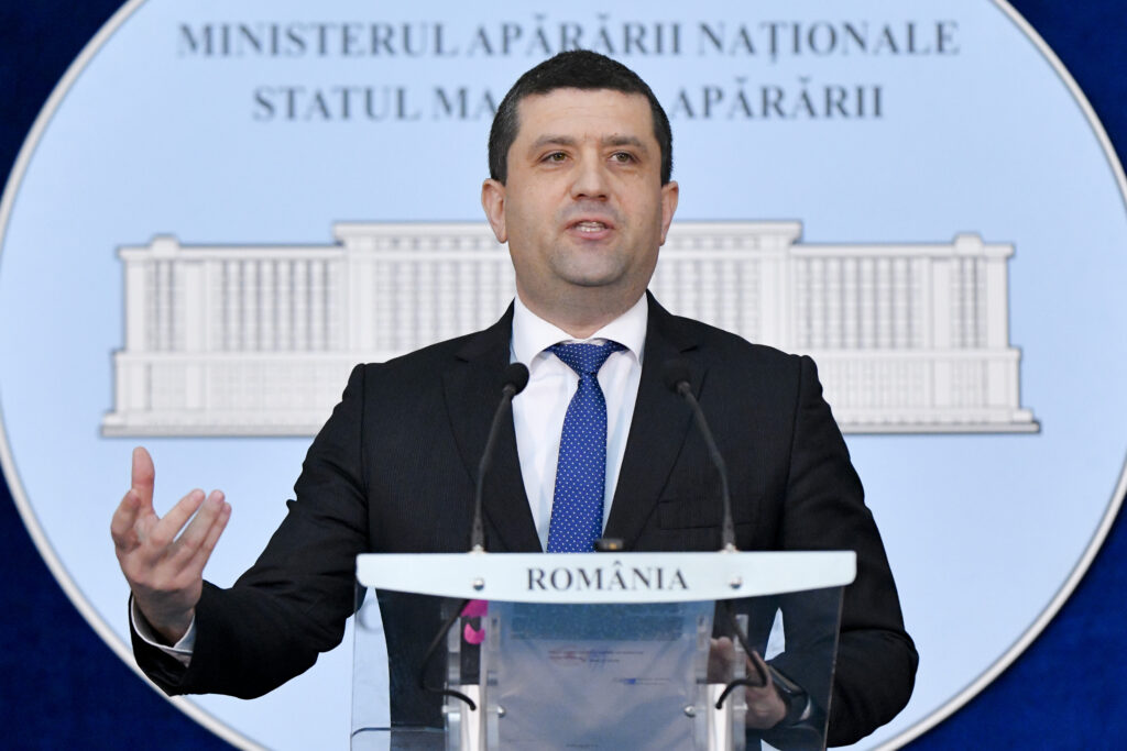 &bdquo;&Icirc;ncep să se vadă consecințe indirecte ale acestui război&rdquo;. Miruță: La c&acirc;teva sute de metri distanță de granițele Rom&acirc;niei, miroase a praf de pușcă și se moare