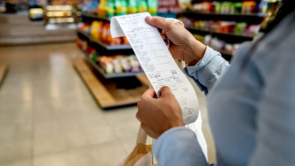 Inflația dă primele semne clare de temperare. Economiștii Erste: V&acirc;rful creșterii prețurilor a fost atins &icirc;n mai, iar dezinflația se va accelera din iulie