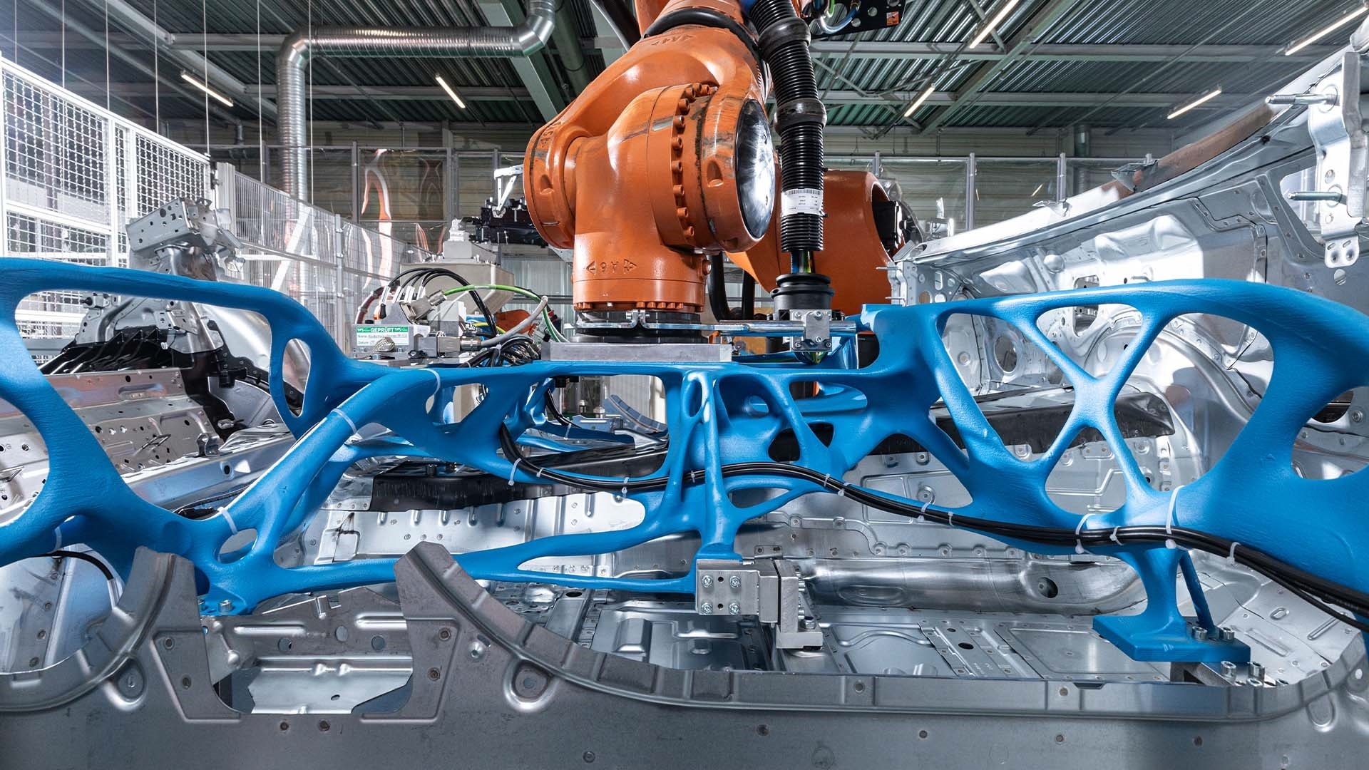 INS: Producţia industrială s-a redus, &icirc;n primele cinci luni din 2026, cu peste 3% faţă de perioada similară din 2025, pe fondul scăderilor &icirc;nregistrate la industria prelucrătoare şi industria extractivă
