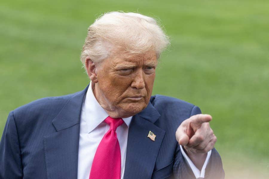 &Icirc;ntre retorica &bdquo;marii lovituri&rdquo; și blocajul din Ormuz. &bdquo;Amenințările lui Trump și-au pierdut credibilitatea&rdquo;