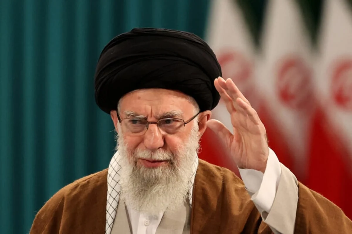 Iranul și-a &icirc;nmorm&acirc;ntat liderul suprem &icirc;n ziua unui nou val de atacuri