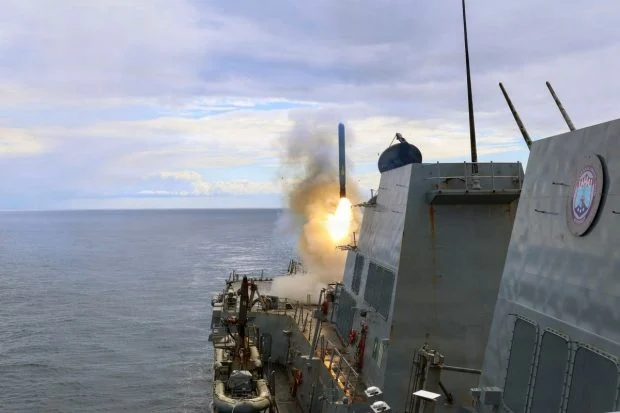 Iranul susține că două obiective militare au fost atacate, dar SUA spun că &icirc;n prezent nu desfășoară lovituri