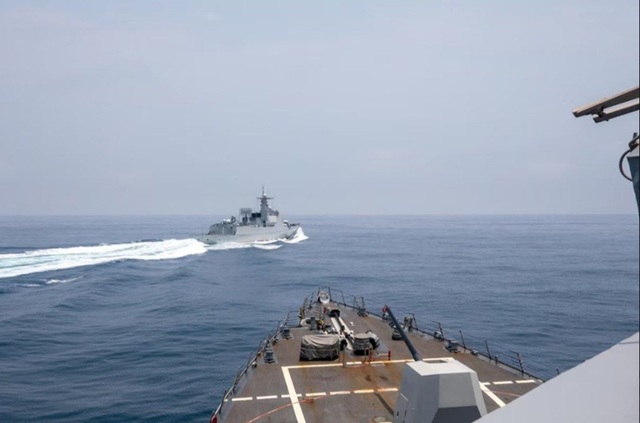 Japonia acuză pentru prima oară China de desfăşurarea unui exerciţiu de tir cu muniţie reală &icirc;n zona economic exclusivă japoneză, &icirc;n cadrul unor manevre comune cu Rusia