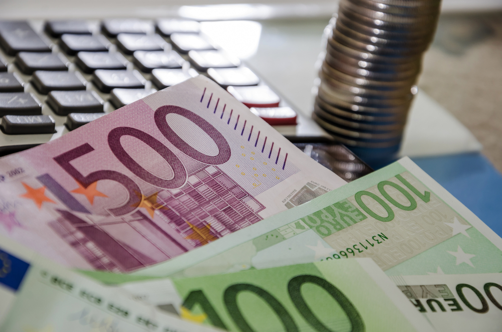 Leul s-a apreciat &icirc;n raport cu principalele valute, dar revenirea este modestă