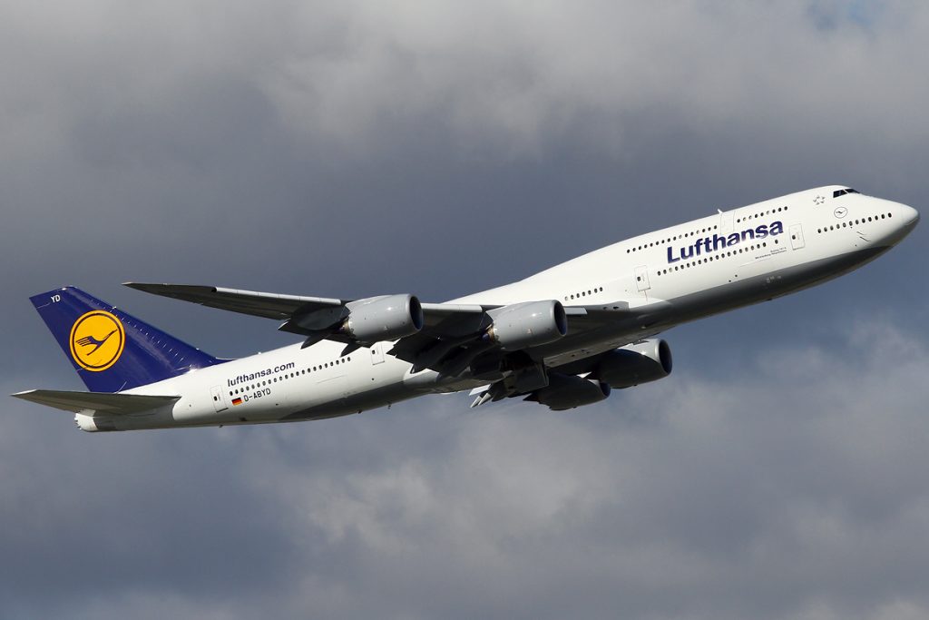 Livrările de avioane Boeing s-au redresat &icirc;n primul semestru, dar producătorul american răm&acirc;ne &icirc;n urma Airbus