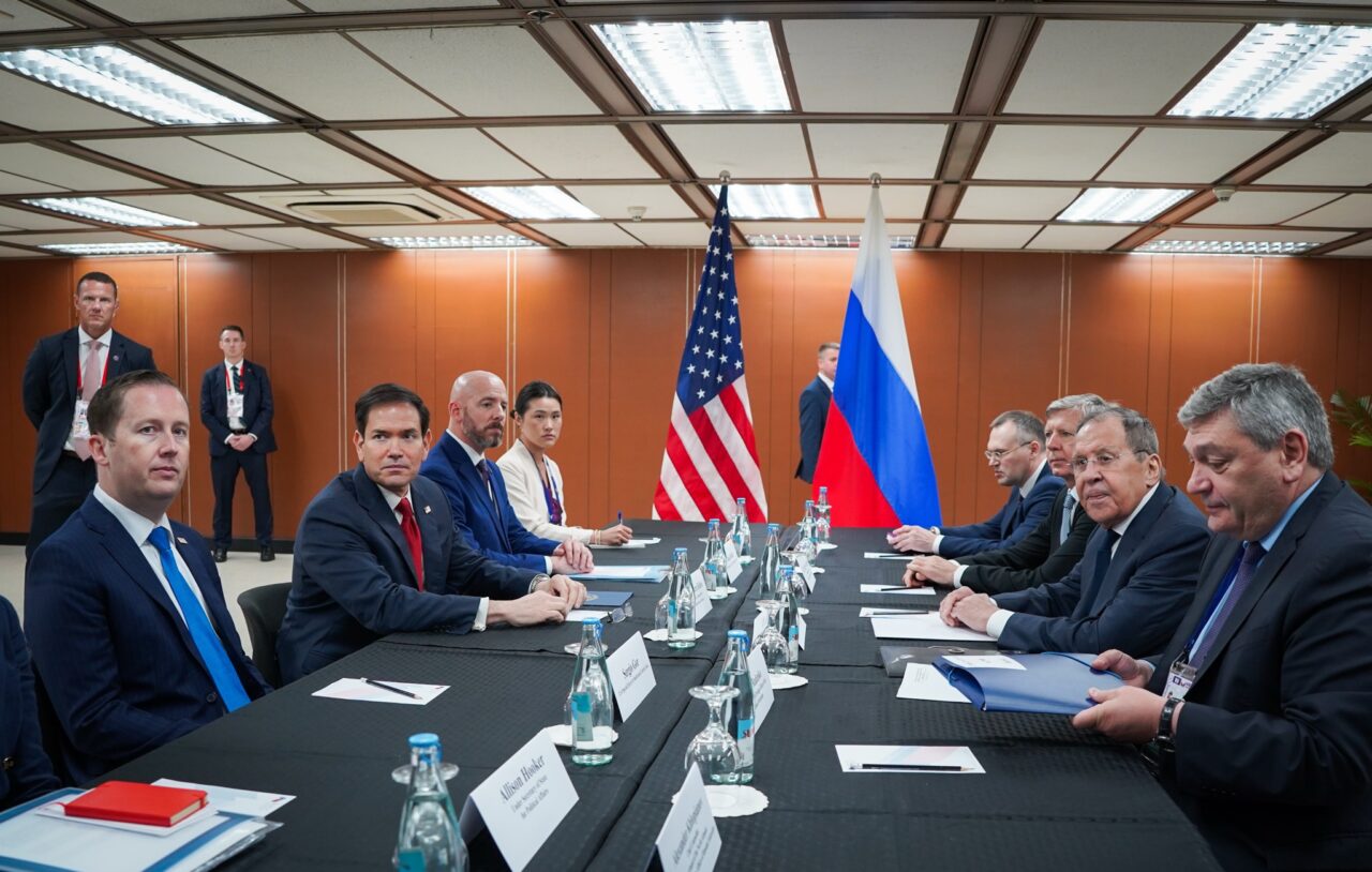 Marco Rubio s-a &icirc;nt&acirc;lnit cu ministrul rus de Externe, Serghei Lavrov, &icirc;n Filipine. C&acirc;t au durat discuțiile și ce subiecte au avut pe agendă