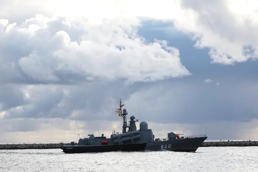 Marina Regală britanică, &icirc;n alertă: o navă de război rusă a deschis focul la doar 40 de mile de Plymouth, &icirc;n timpul unui exercițiu militar
