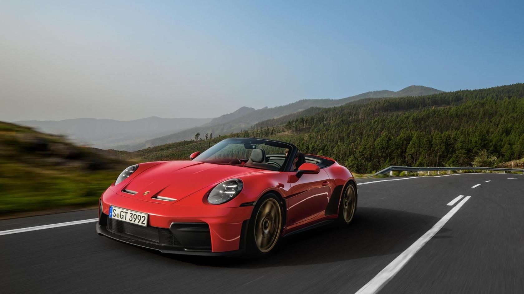 Mii de concedieri la unul dintre cei mai profitabili constructori de automobile din lume, p&acirc;nă nu demult. Porsche concediază alte 5.000 de persoane pentru a-și reduce cheltuielile