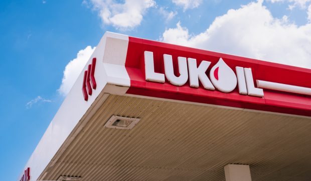 Motorina a depășit pragul istoric de 10 lei pe litru &icirc;n stațiile Lukoil după o nouă scumpire
