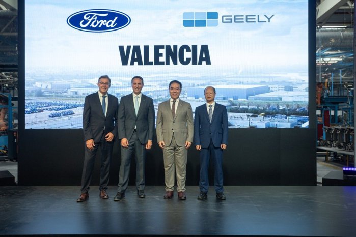 Mutare geo-strategică: americanii de la Ford au bătut palma cu chinezii de la Geely pentru uzina din Valencia, unde vor fi produse trei modele Ford şi două SUV-uri electrice Geely. K&ouml;lnul răm&acirc;ne ultima uzină 100% Ford din Europa