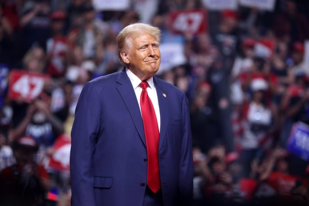 N-a durat dec&acirc;t o zi. Trump renunță la ideea de a introduce o taxă pentru traversarea Str&acirc;mtorii Ormuz și vine cu alta, &icirc;n urma discuțiilor cu statele din zona Golfului