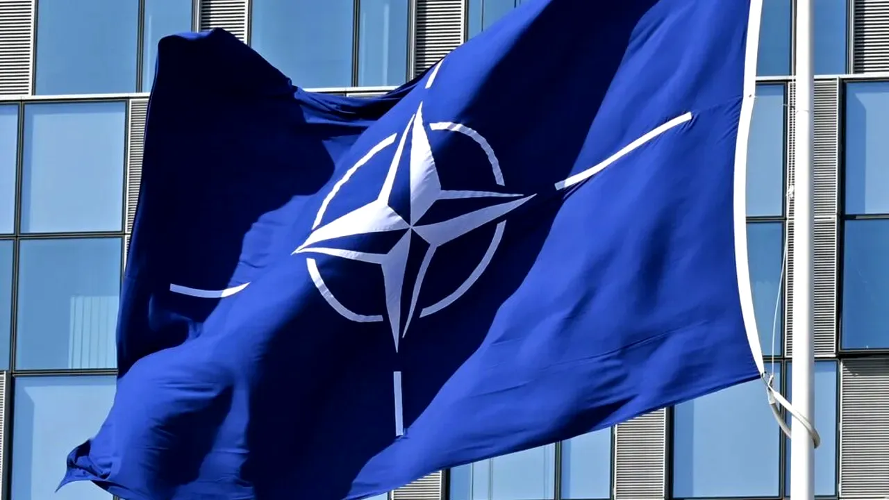 NATO a reacționat după ce o nouă dronă a fost dobor&acirc;tă &icirc;n spațiul aerian al Rom&acirc;niei. Este al treilea incident &icirc;n 48 de ore