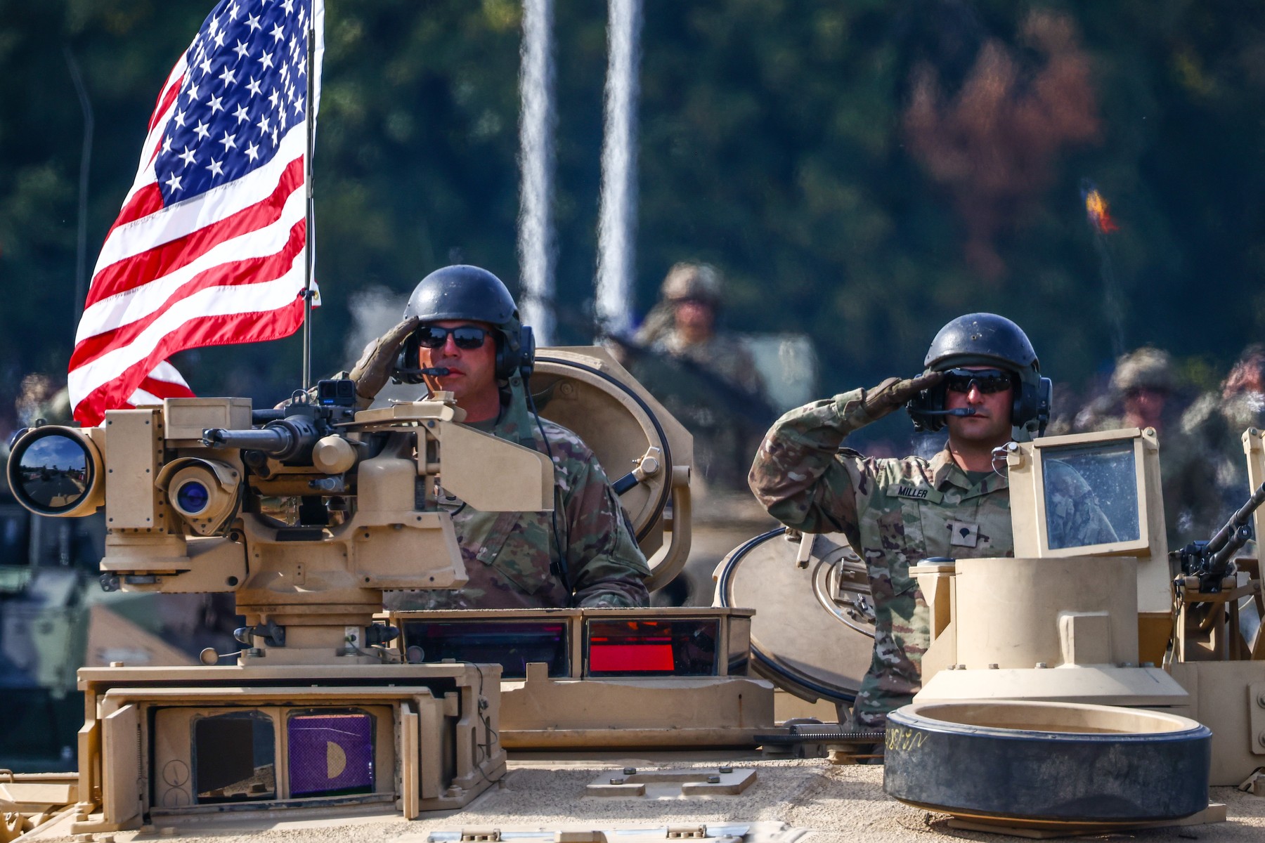 NATO: SUA &icirc;ncep revizuirea prezenţei lor militare &icirc;n Europa. Mesajul numărului doi de la Pentagon