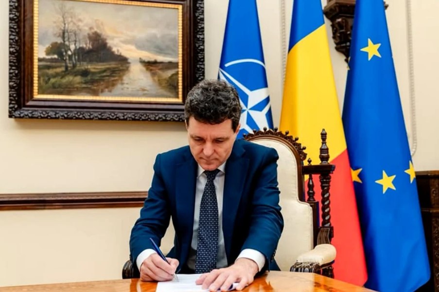 Nicușor Dan a promulgat Legea modificată a energiei electrice şi a gazelor naturale