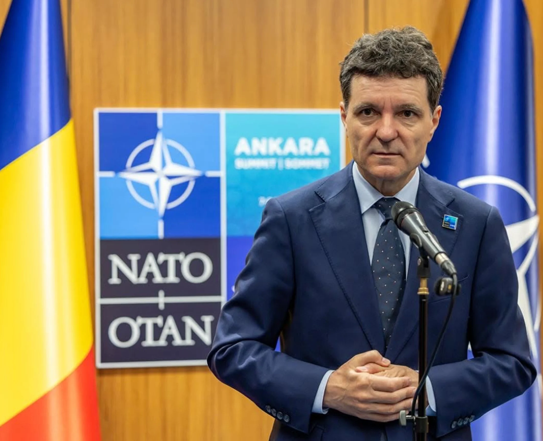 Nicușor Dan: NATO aprobă extinderea spre Est a rețelei de conducte pentru combustibil. Rom&acirc;nia va beneficia de investiții de circa 2,15 miliarde de euro