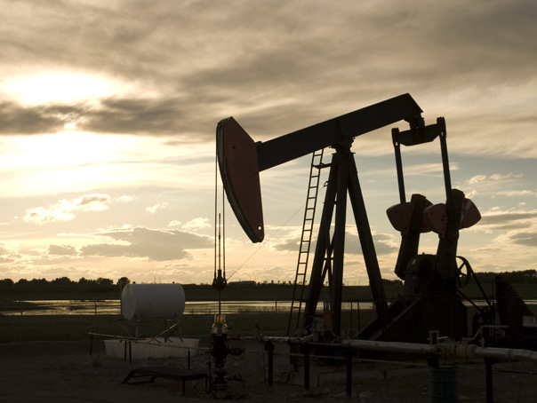 Noile amenințări ale lui Trump la adresa Iranului scumpesc petrolul. Cotația barilului pe piața Brent se apropie de 90 de dolari