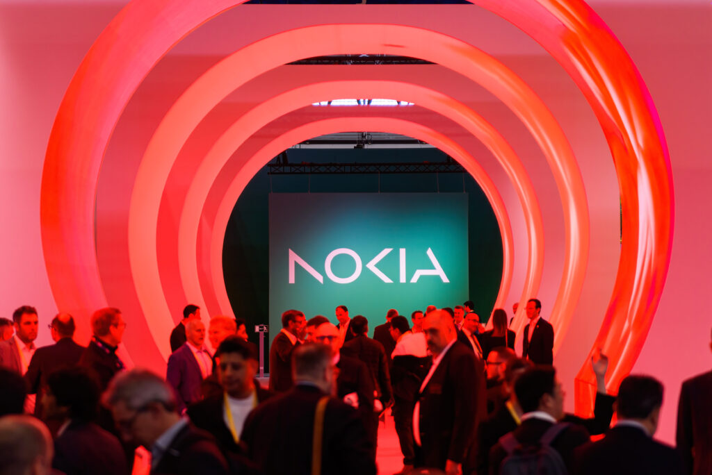 Nokia nu mai vinde telefoane. Acum c&acirc;știgă miliarde din revoluția inteligenței artificiale