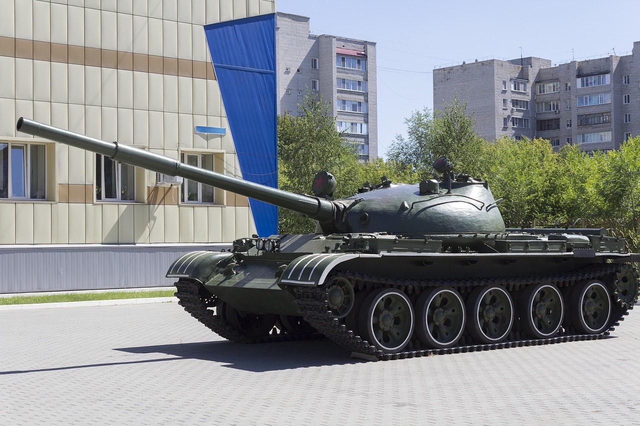 Nouă dispută pe Pilonul II. Bolojan susține planul ca fondurile de pensii să investească &icirc;n industria de armament. ASF este rezervată și recomandă aviz CSAT: Nu există companii rom&acirc;nești pe bursă, pensiile vor finanța firme străine!