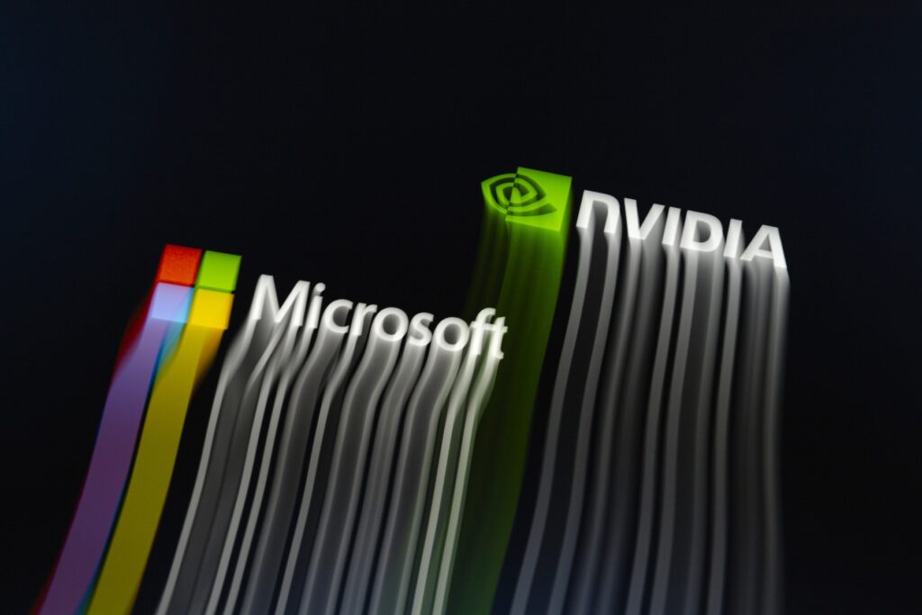 Nvidia, Microsoft și SpaceX lansează o alianță pentru a opri atacurile cibernetice bazate pe inteligența artificială care au scăpat de sub control