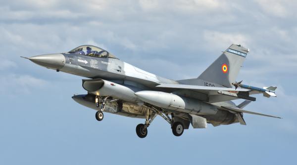 O nouă dronă &icirc;n spațiul aerian al Rom&acirc;niei. Două avioane F-16, ridicate de la sol