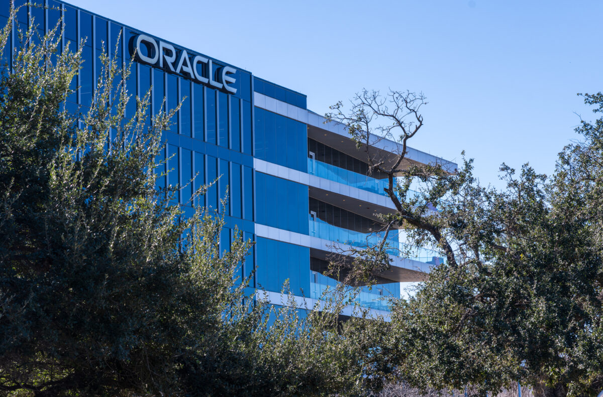 Oracle accelerează cursa pentru dominația în AI. Planurile de investiții depășesc estimările Wall Street