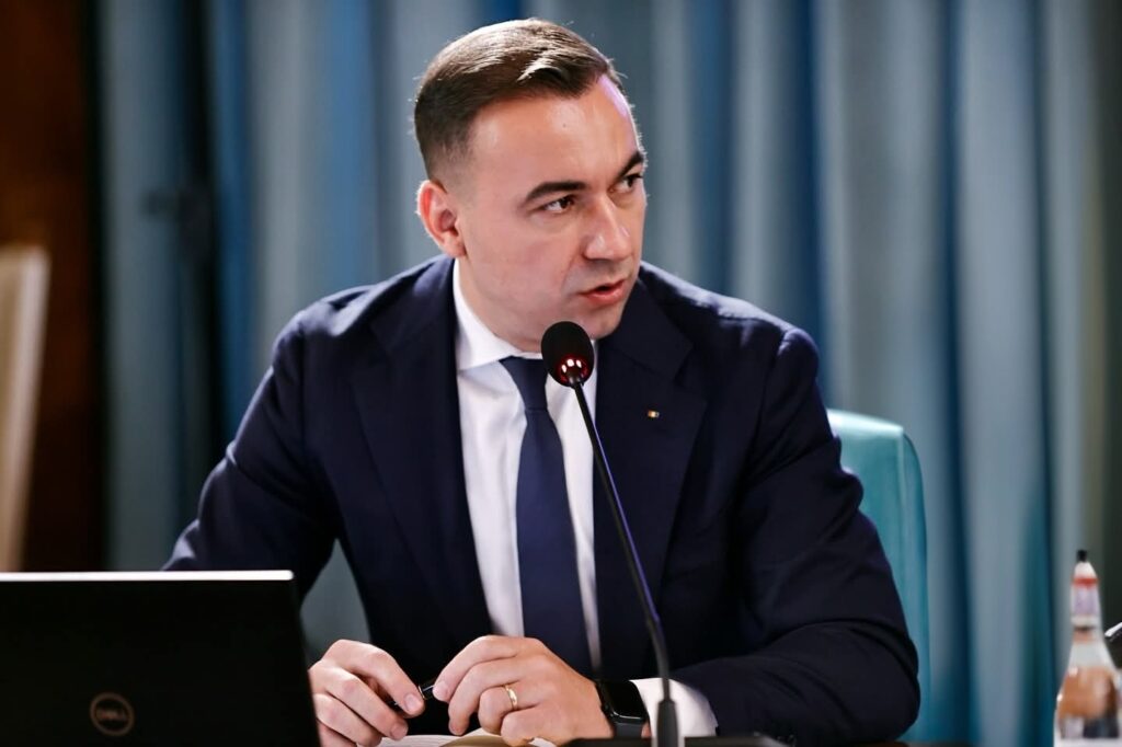 Parlamentul a votat proiectul privind declararea situației de criză &icirc;n domeniul carburanților. Ivan: &bdquo;Trebuie să ducă la o reducere a prețului final&rdquo;