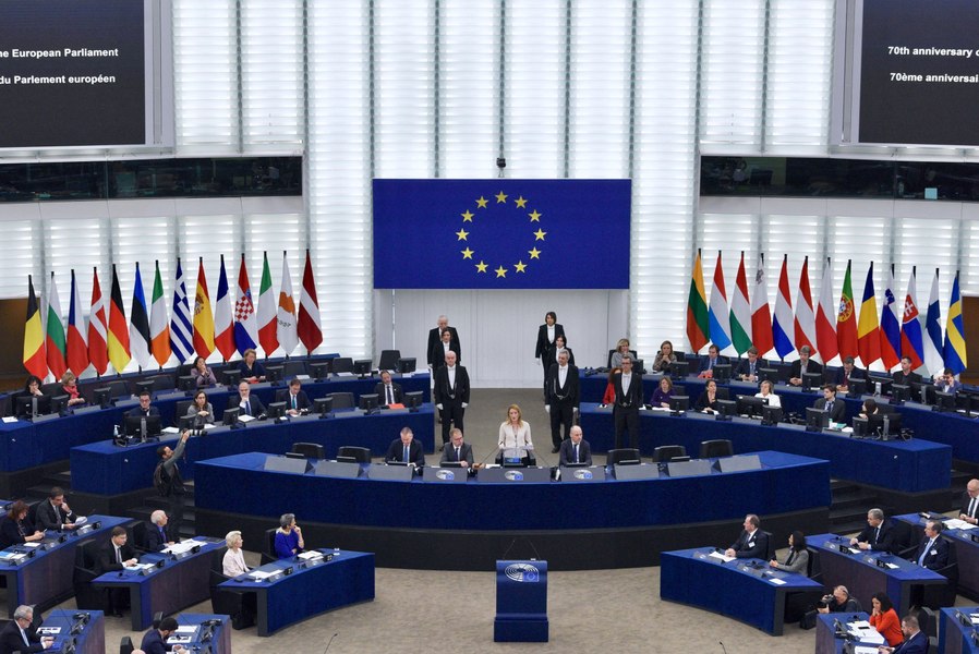 Parlamentul European a aprobat implementarea acordului comercial UE-SUA. Clauzele impuse de europeni