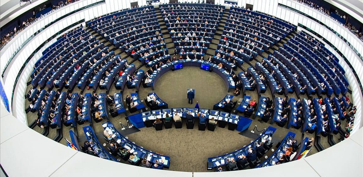 Parlamentul European cere reguli de concurență mai dure pentru giganții tech americani și mai mult spațiu pentru campioni europeni
