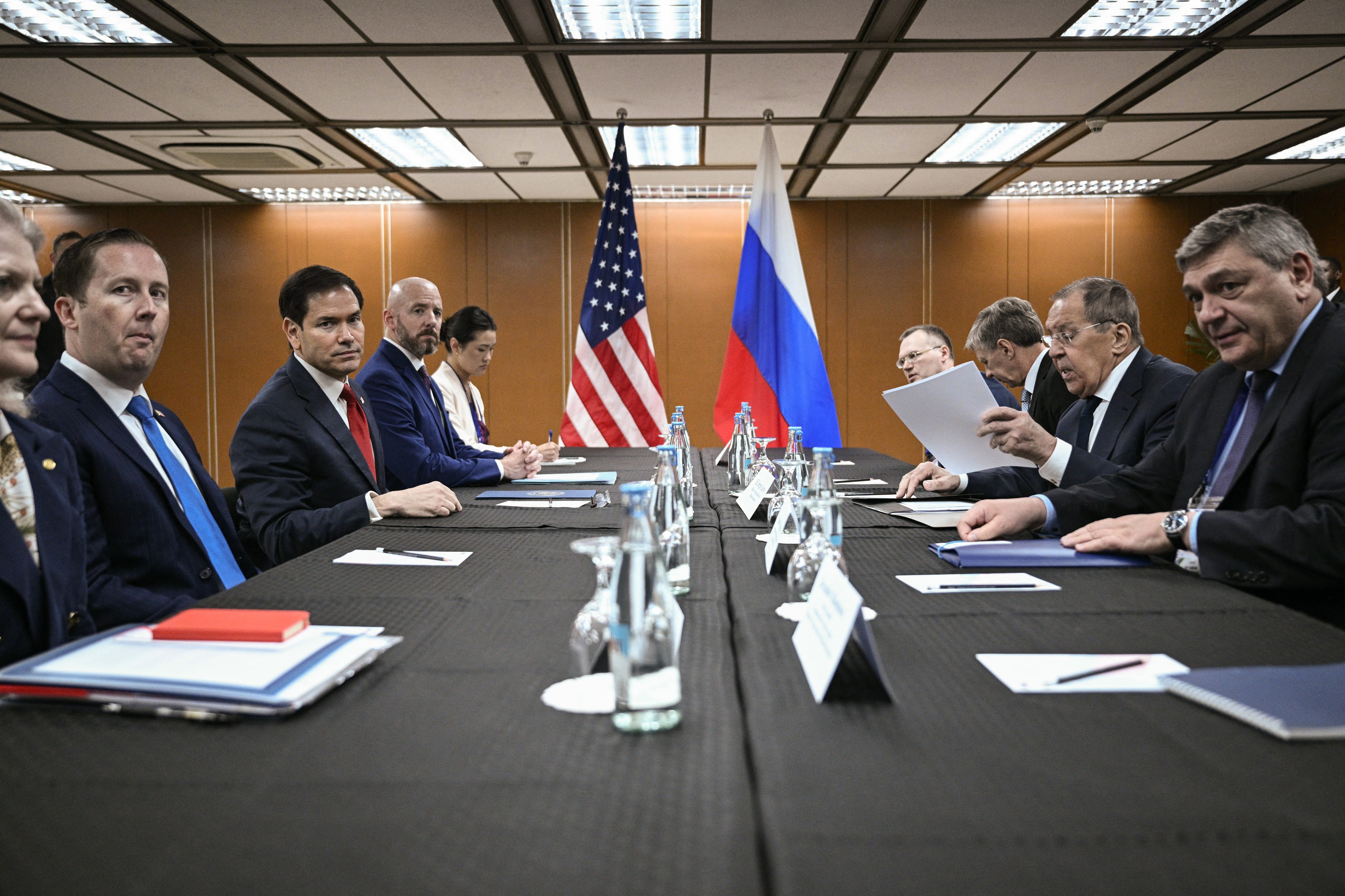 Pentru prima dată după aproape un an, Lavrov s-a &icirc;nt&acirc;lnit cu Rubio. Despre ce au discutat cei doi &icirc;n Manila