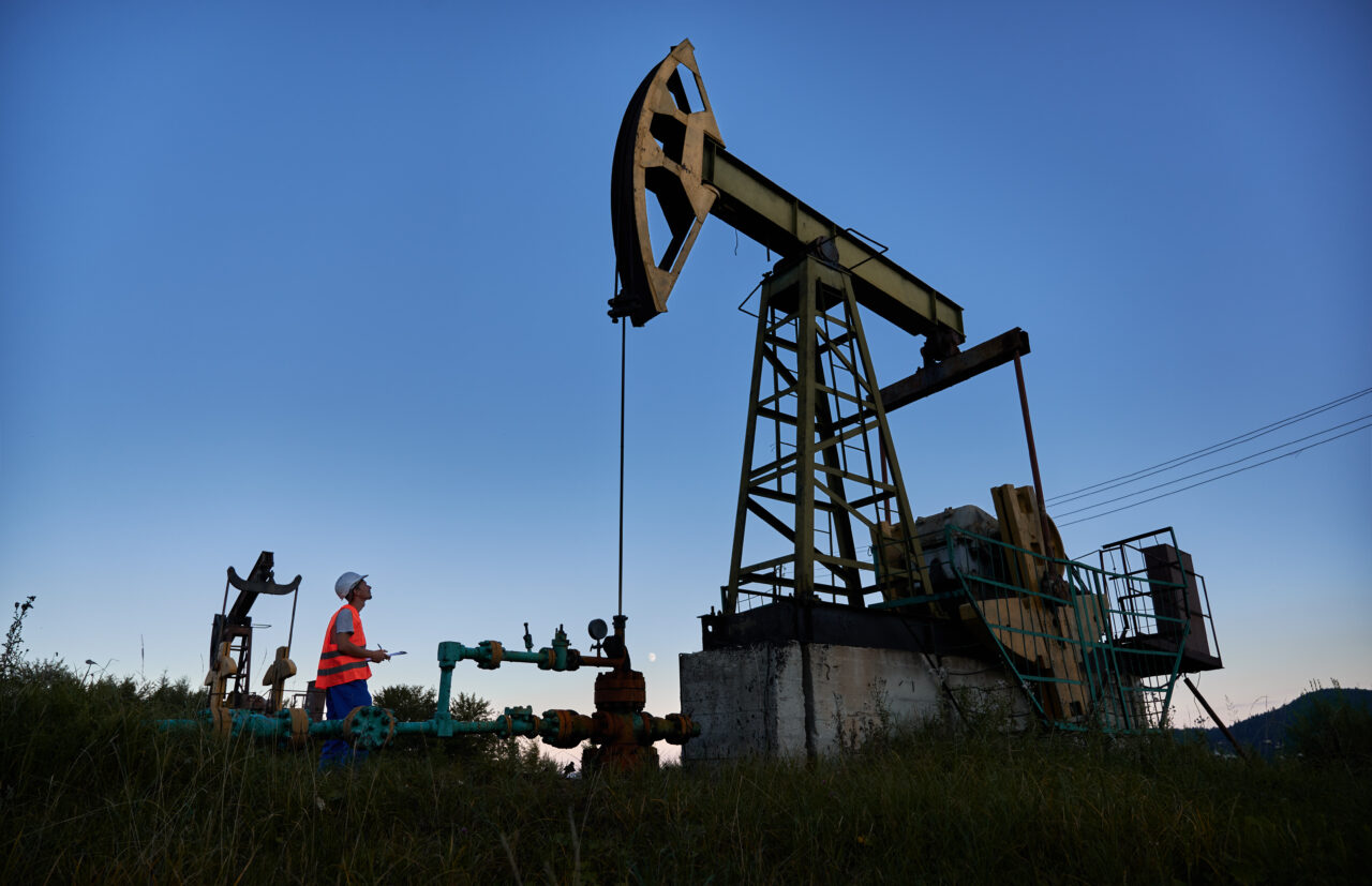 Petrolul sare, din nou, de pragul de 100 de dolari pe baril, pe măsură ce conflictul din Orientul Mijlociu se reaprinde