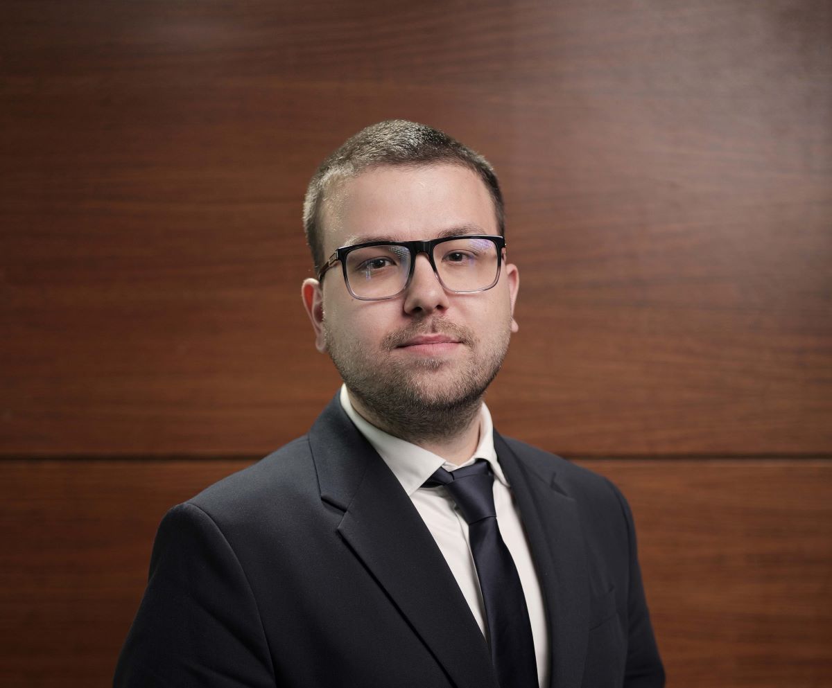 Piața devine mai selectivă după valul de entuziasm pentru AI: Ce ar trebui să urmărească investitorii rom&acirc;ni pe burse?