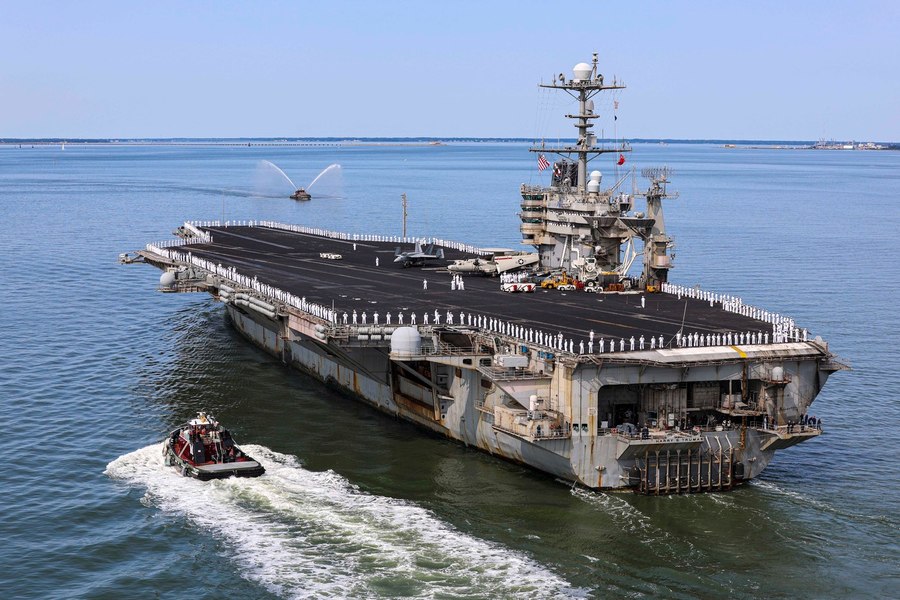 Portavionul Nimitz intră &icirc;n Marea Caraibilor. Presiunea militară a lui Trump asupra Cubei atinge cote maxime