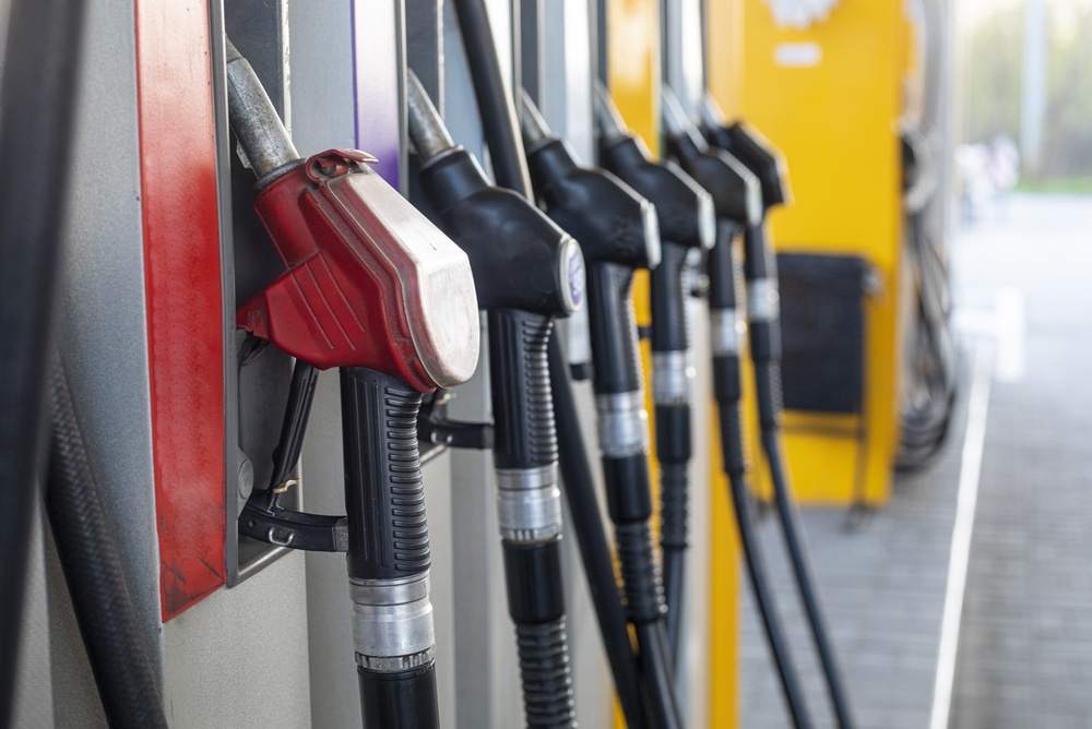 Pragul psihologic de 10 lei/l a fost depășit. OMV Petrom majorează prețurile la carburanți