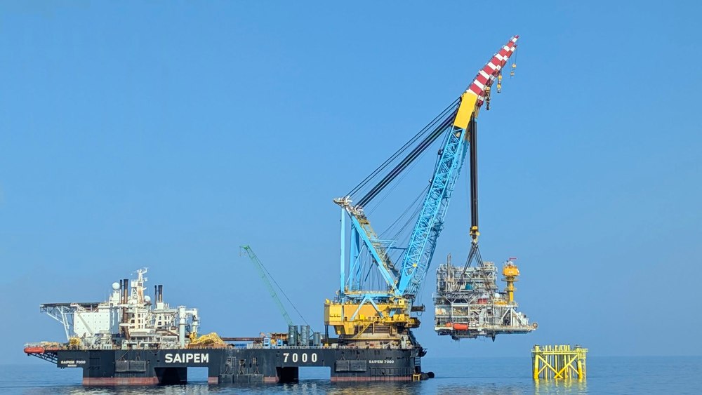 Premieră istorică: a fost instalată platforma Neptun Alpha &icirc;n Marea Neagră. C&acirc;nd &icirc;ncepe producția de gaze