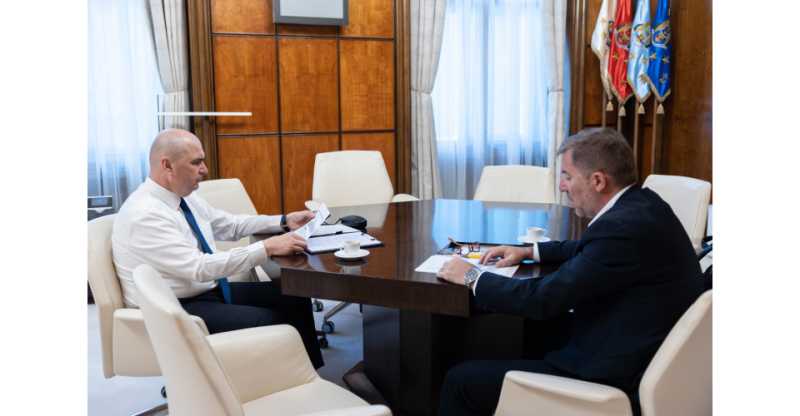 Premierul - &icirc;ntrevedere cu CEO-ul Dacia; au discutat și despre impactul Programului Rabla asupra sectorului auto
