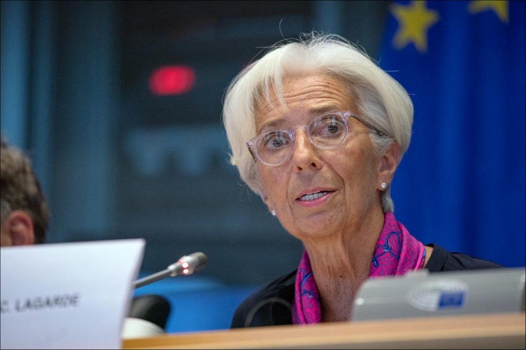 Președinta Băncii Centrale Europene, Christine Lagarde, s-a angajat să răm&acirc;nă &icirc;n funcție cel puțin p&acirc;nă la sf&acirc;rșitul anului / Se speculează că va candida la alegerile prezidențiale din Franța