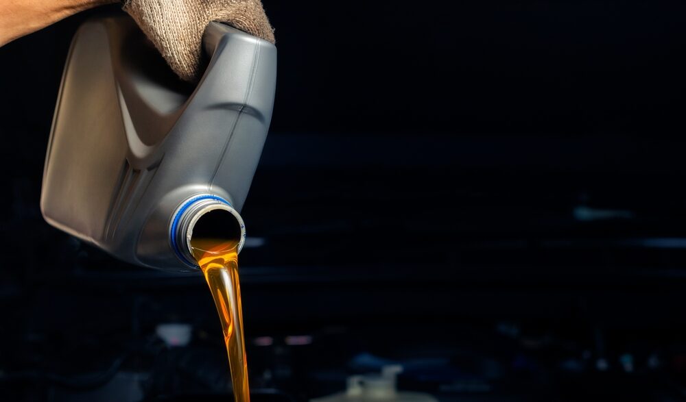 Prețul benzinei &icirc;n SUA depășește din nou 4 dolari pe galon, pe fondul conflictului din Orientul Mijlociu