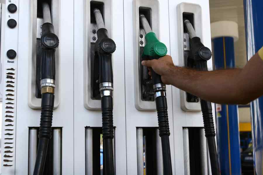 Prețurile din benzinării urcă din nou. Motorina se apropie de maximul istoric
