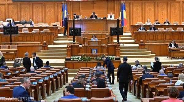 PSD, PNL, USR şi UDMR, vot &icirc;n unanimitate pentru a ţine preţul motorinei sub 10 lei/litru. Acord &icirc;n Parlament pe trei propuneri cu impact imediat