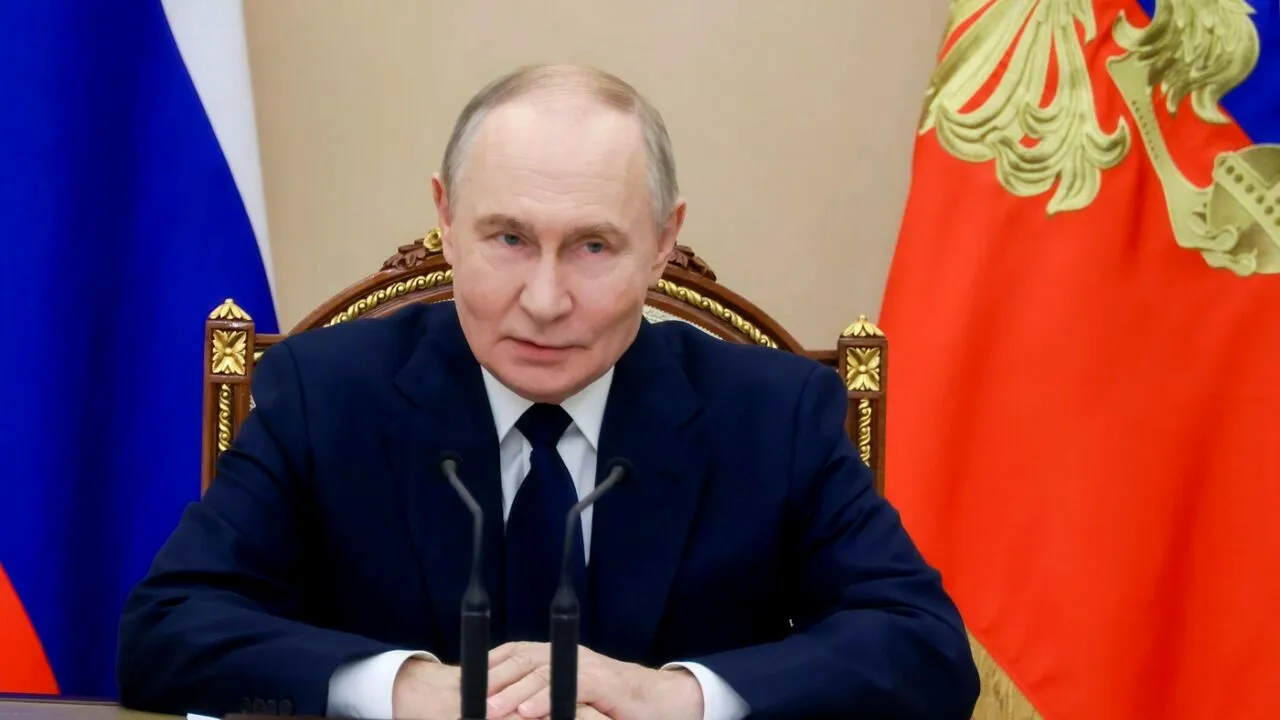 Putin spune că Rusia nu se opune integrării europene a Ucrainei. &bdquo;Dacă UE s-ar transforma &icirc;ntr-o alianță militară, atunci ne-am &icirc;ngrijora&rdquo;