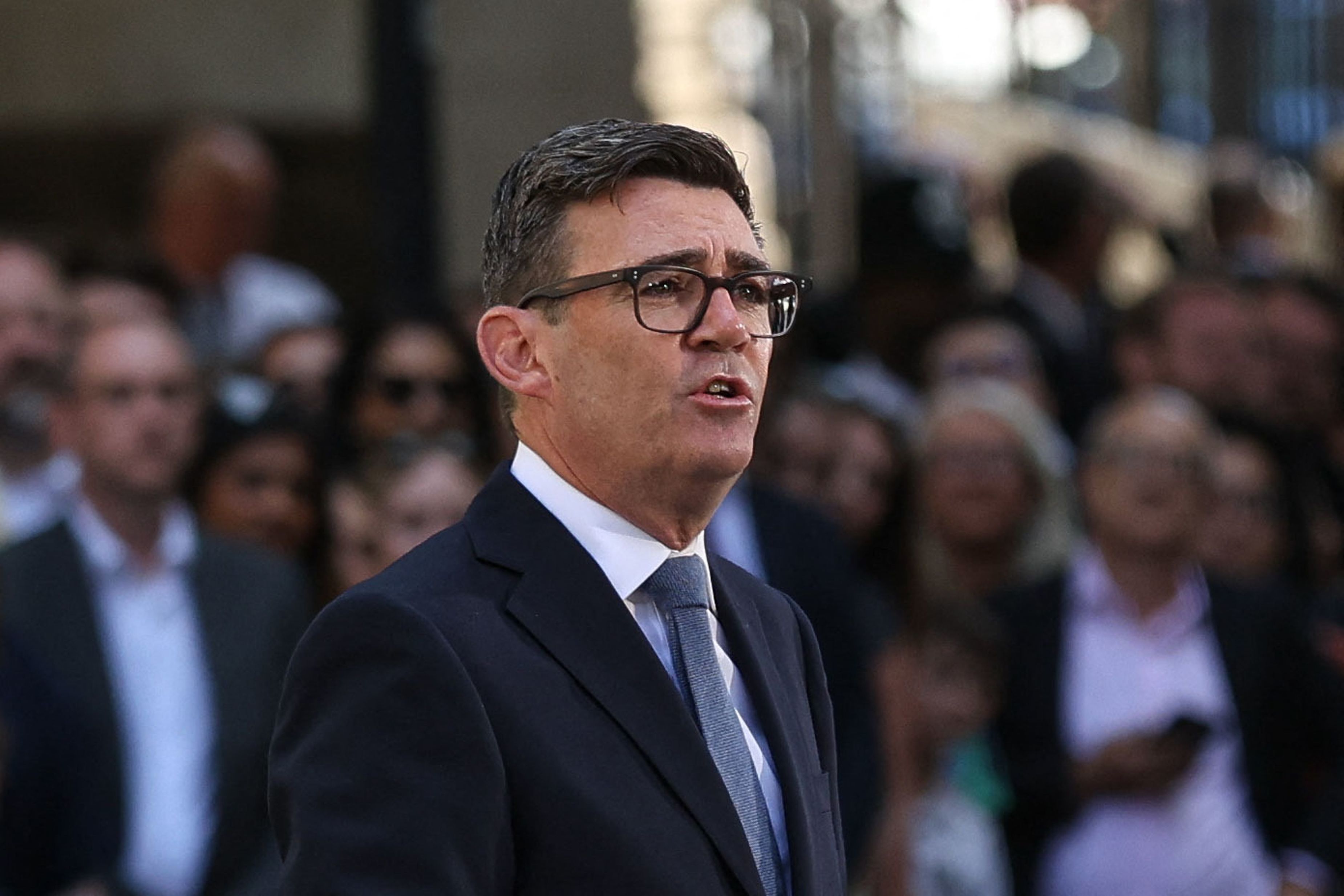 Reacţii după ce Andy Burnham a devenit noul premier al Marii Britanii. Macron speră la &bdquo;un nou impuls&rdquo; &icirc;n parteneriatul dintre Londra şi UE, Zelenski abia aşteaptă prima convorbire, cu Trump a vorbit deja