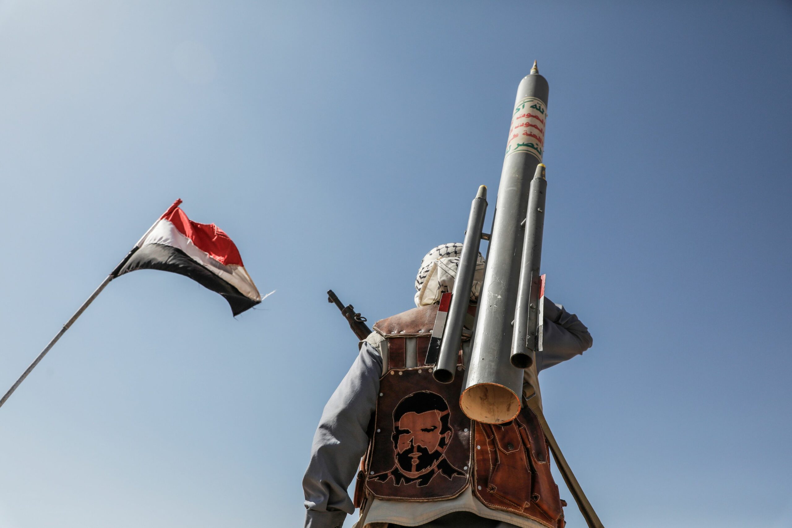 Rebelii houthi au atacat două petroliere saudite &icirc;n Marea Roșie. Unul a luat foc după un atac cu rachetă