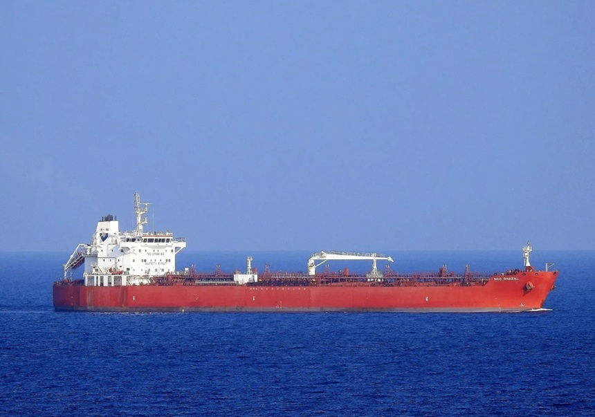 Rebelii huthi din Yemen anunţă că au atacat cu mai multe rachete balistice un petrolier saudit, NCC GHAZAL, pe care-l acuză că a &rdquo;&icirc;ncălcat blocada navală&rdquo; pe care au impus-o la marea Roşie, determin&acirc;ndu-l să se &icirc;ntoarcă din drum