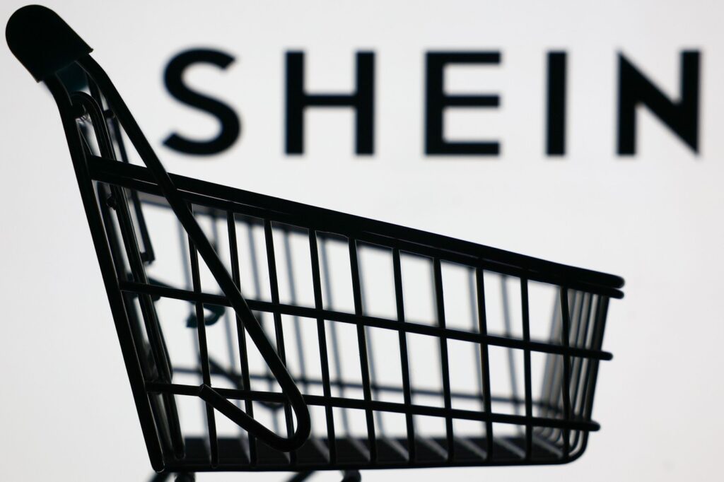 Retailerul online Shein obţine aprobarea Chinei pentru listarea la Bursa de la Hong Kong